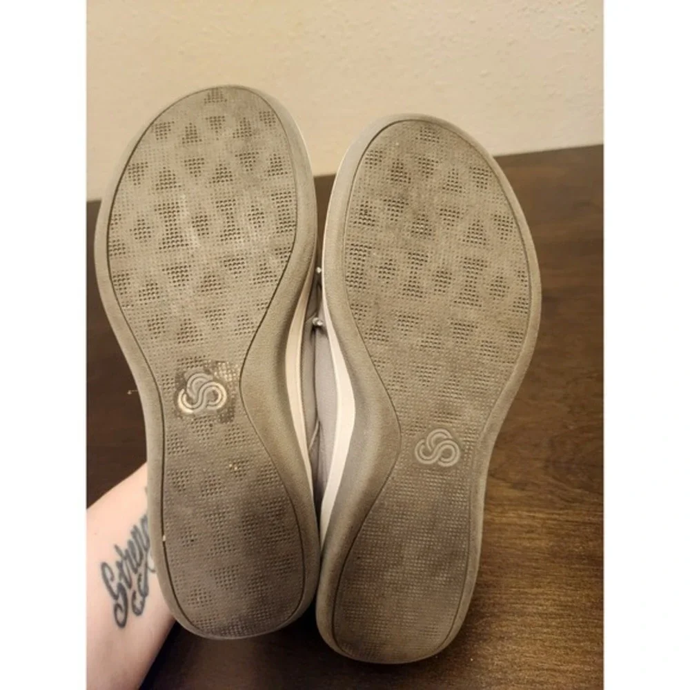 Cloudsteppers Clarks Arla Step Womens Gray Textile Cushion Walking Sneakers Sz 6